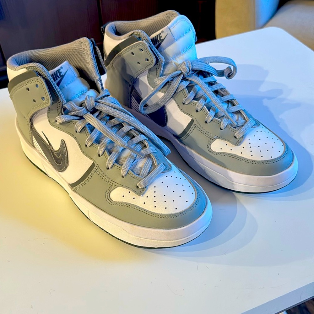 Nike high tops - worn once. Women’s 9.5.